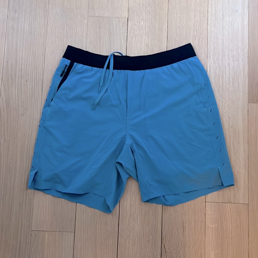 TenThousand Interval Short 7" size L